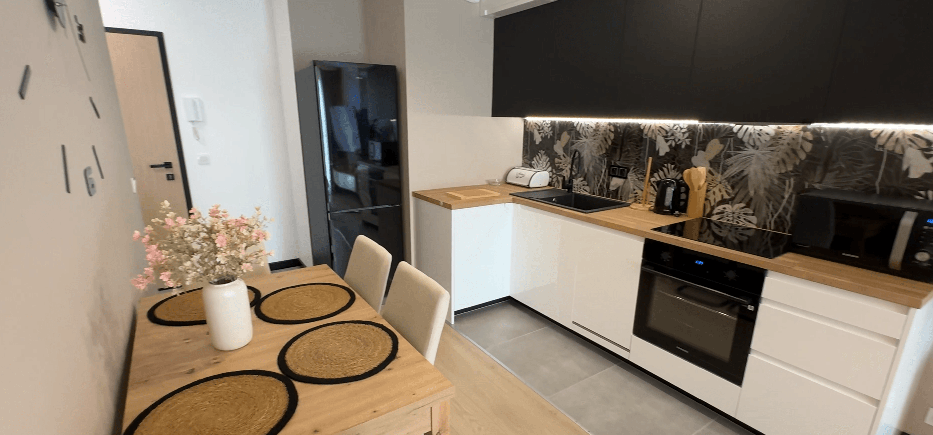 Widok na kuchnię jednego z naszych mieszkań